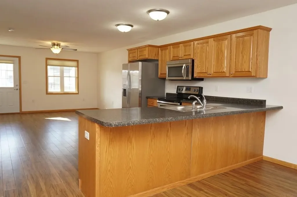 815 Parkside Lane Charles City IA 50616