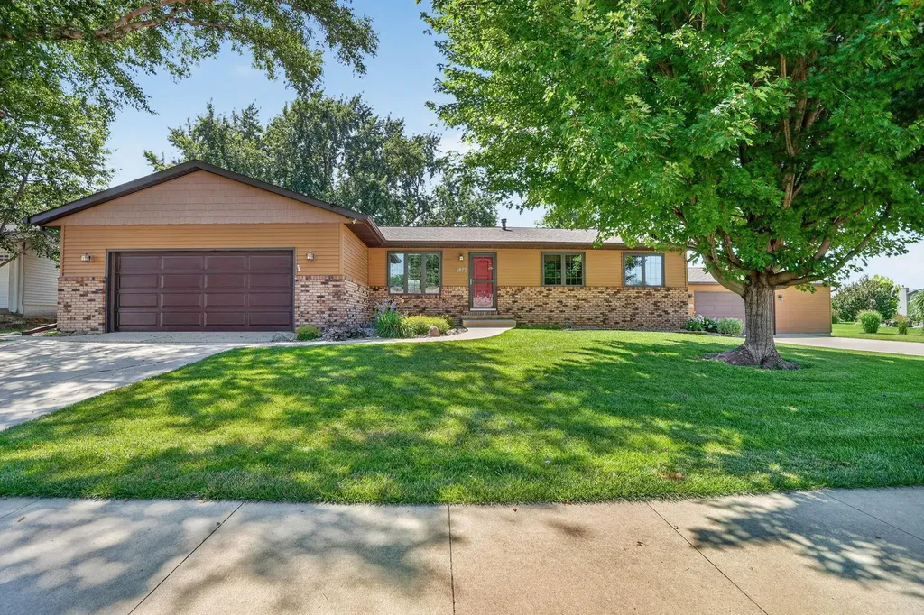 5822 Cimmarron Lane Waterloo IA 50701