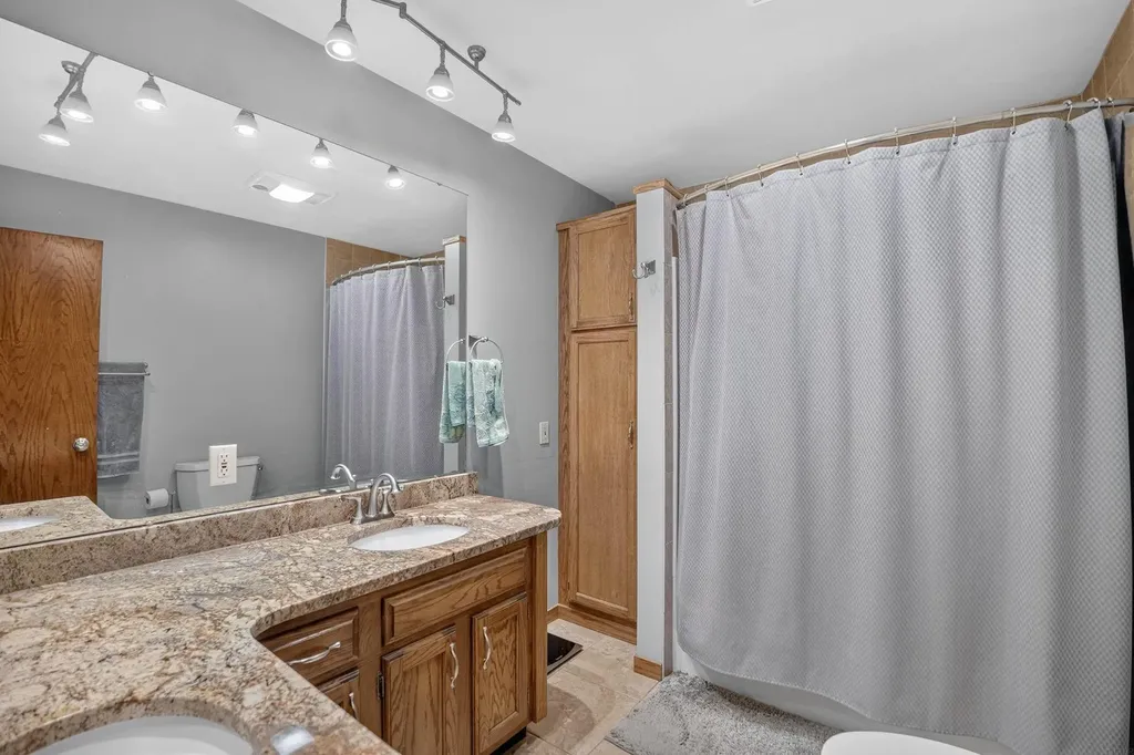 5822 Cimmarron Lane Waterloo IA 50701