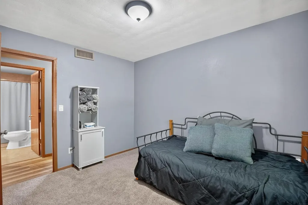 5822 Cimmarron Lane Waterloo IA 50701