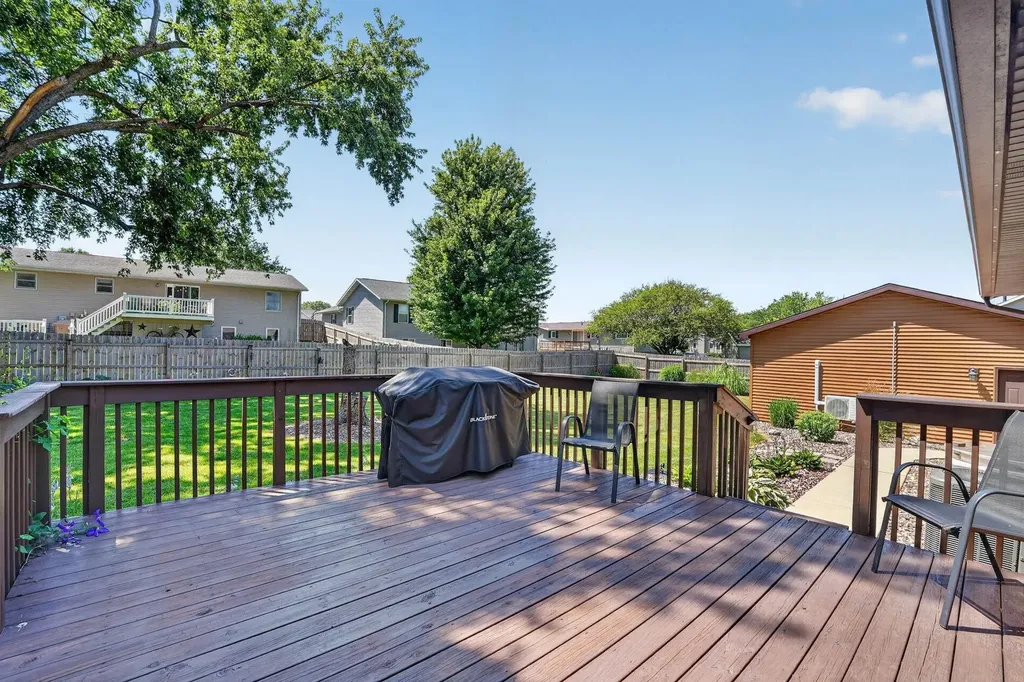 5822 Cimmarron Lane Waterloo IA 50701