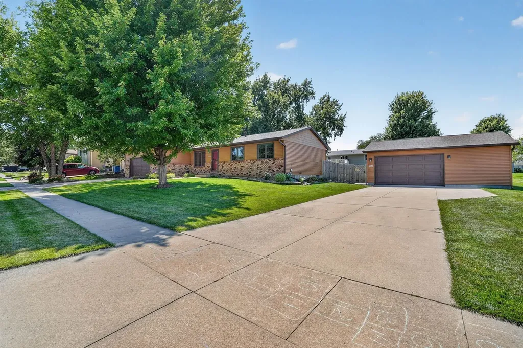 5822 Cimmarron Lane Waterloo IA 50701