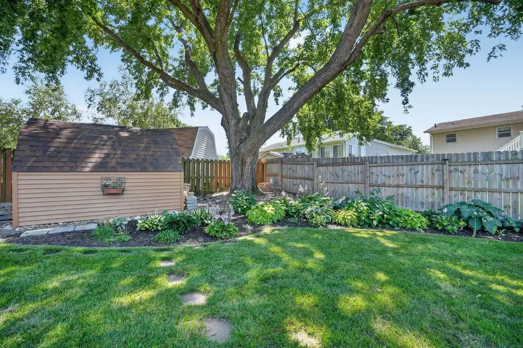 5822 Cimmarron Lane Waterloo IA 50701