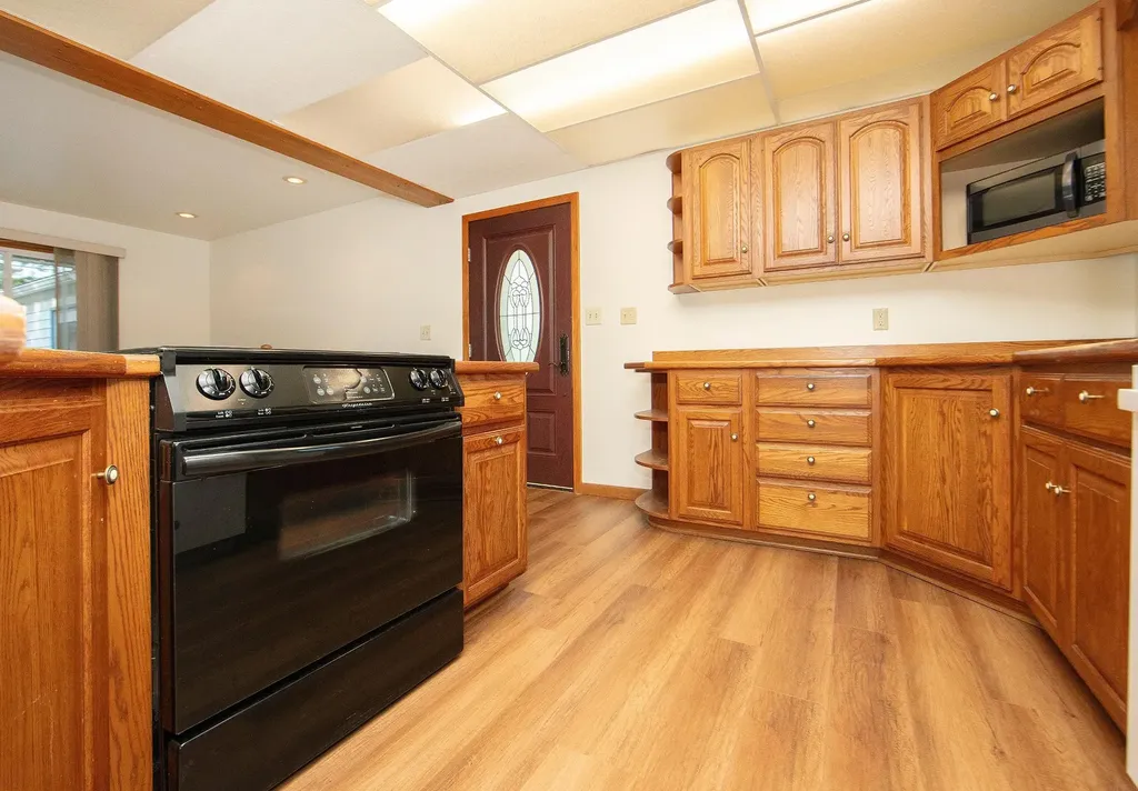 1317 3rd Avenue SW Waverly IA 50677