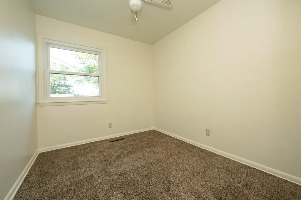 1317 3rd Avenue SW Waverly IA 50677
