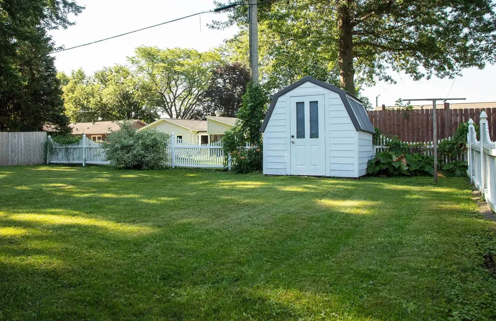 1317 3rd Avenue SW Waverly IA 50677