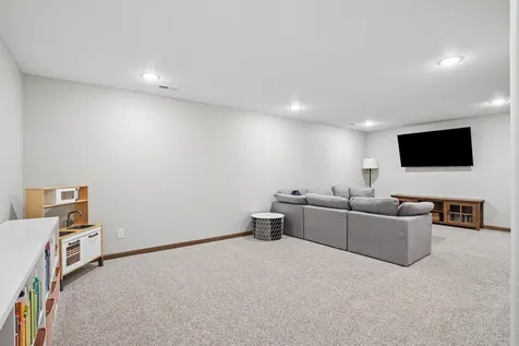 1337 Partridge Lane Waterloo IA 50701