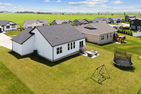 1337 Partridge Lane Waterloo IA 50701