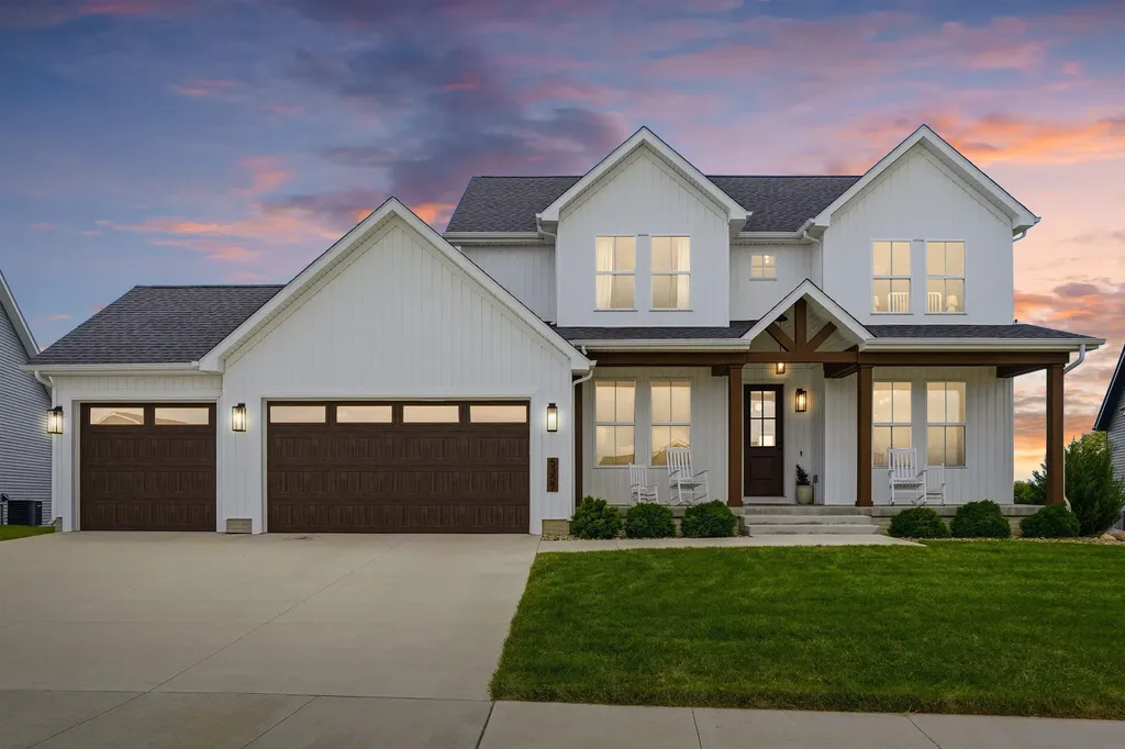 5307 Fernwood Drive Cedar Falls IA 50613