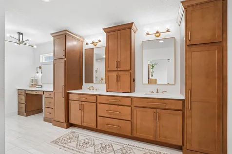 5307 Fernwood Drive Cedar Falls IA 50613