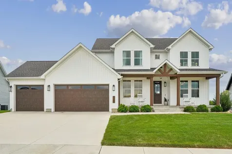 5307 Fernwood Drive Cedar Falls IA 50613