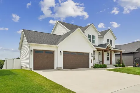 5307 Fernwood Drive Cedar Falls IA 50613