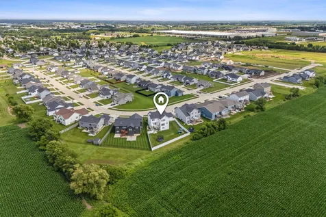 5307 Fernwood Drive Cedar Falls IA 50613