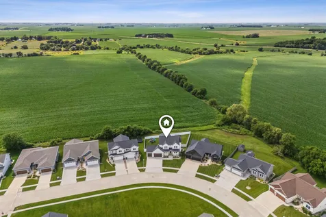 5307 Fernwood Drive Cedar Falls IA 50613