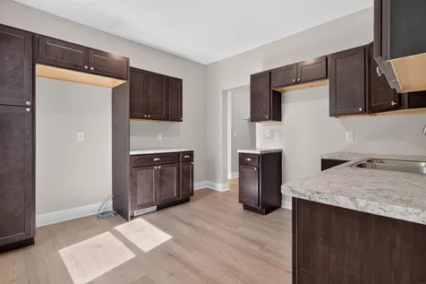 411 Saxon Street Waterloo IA 50703