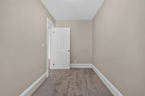 411 Saxon Street Waterloo IA 50703