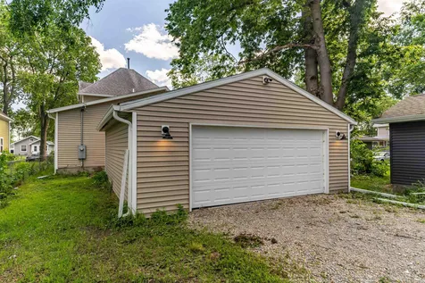 411 Saxon Street Waterloo IA 50703