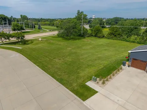 4311 James Drive Cedar Falls IA 50613