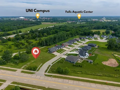 4311 James Drive Cedar Falls IA 50613