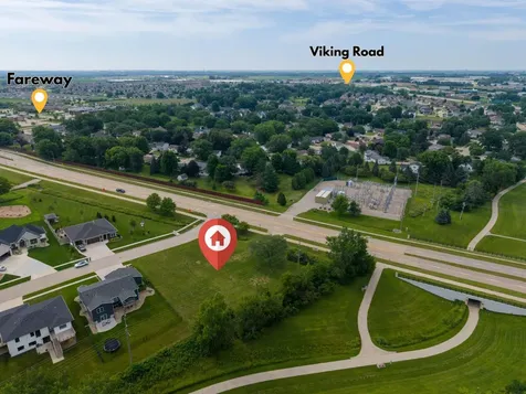 4311 James Drive Cedar Falls IA 50613