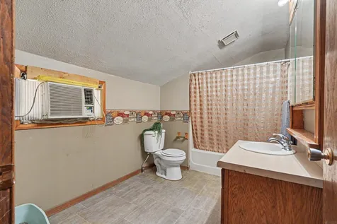 302 8th Avenue NE Independence IA 50644