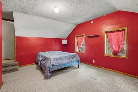 302 8th Avenue NE Independence IA 50644