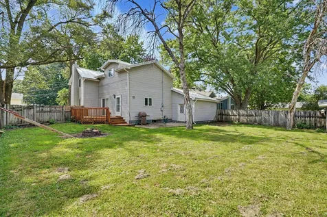 302 8th Avenue NE Independence IA 50644