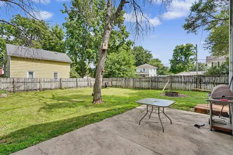302 8th Avenue NE Independence IA 50644