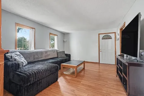 302 8th Avenue NE Independence IA 50644