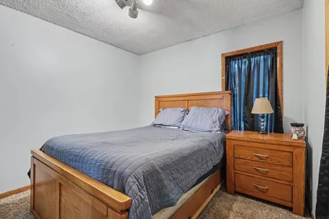 302 8th Avenue NE Independence IA 50644