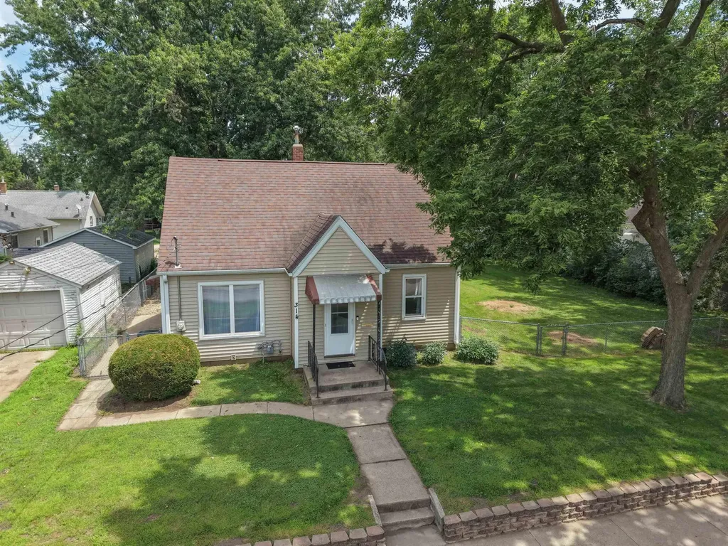 314 Leonard Avenue Waterloo IA 50703