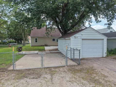 314 Leonard Avenue Waterloo IA 50703