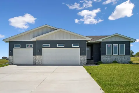 130 Moonlight Drive Waterloo IA 50701