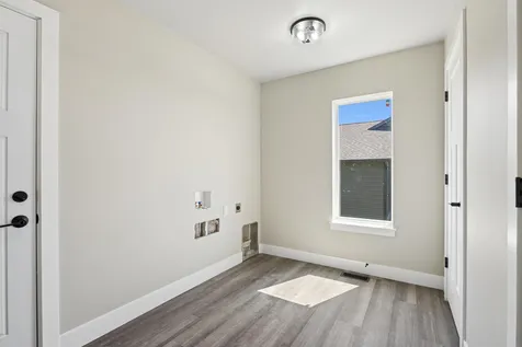 130 Moonlight Drive Waterloo IA 50701