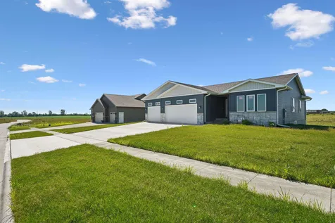 130 Moonlight Drive Waterloo IA 50701
