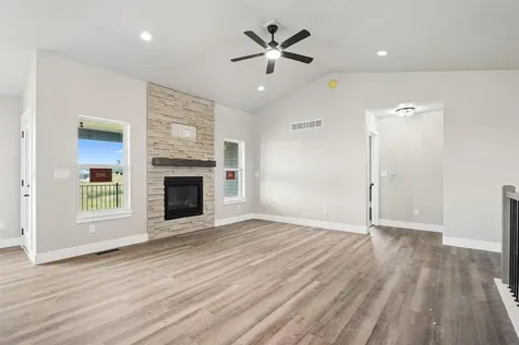 130 Moonlight Drive Waterloo IA 50701