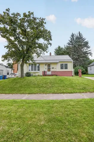 1219 Hammond Avenue Waterloo IA 50702