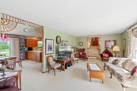 1202 Ellis Drive Charles City IA 50616