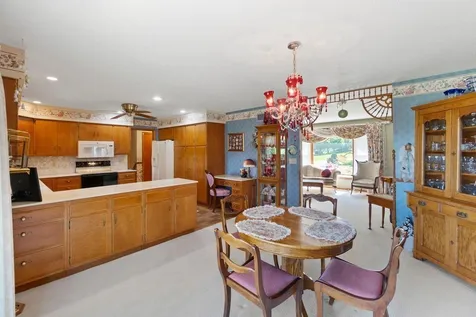 1202 Ellis Drive Charles City IA 50616