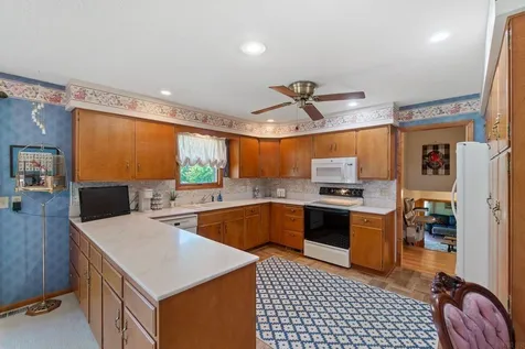 1202 Ellis Drive Charles City IA 50616