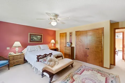 1202 Ellis Drive Charles City IA 50616