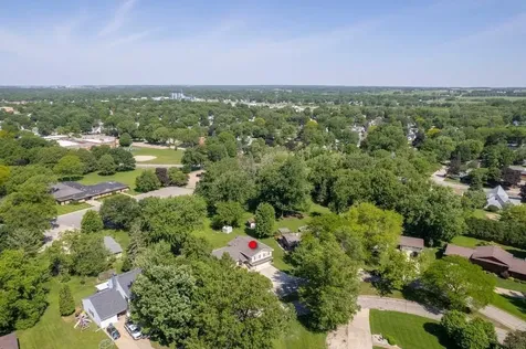 1202 Ellis Drive Charles City IA 50616