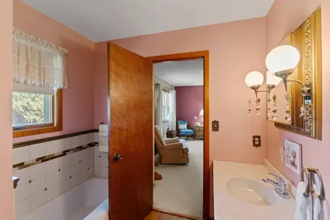 1202 Ellis Drive Charles City IA 50616