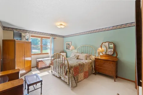 1202 Ellis Drive Charles City IA 50616