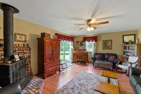 1202 Ellis Drive Charles City IA 50616