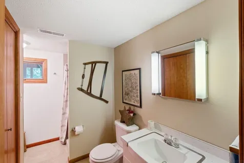 1202 Ellis Drive Charles City IA 50616