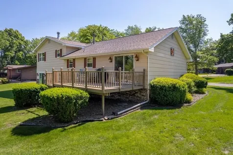 1202 Ellis Drive Charles City IA 50616