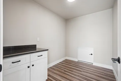 5761 Wall Street Waterloo IA 50701