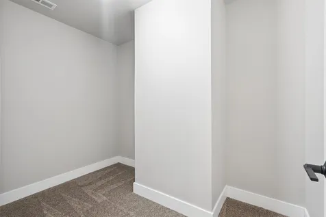5761 Wall Street Waterloo IA 50701