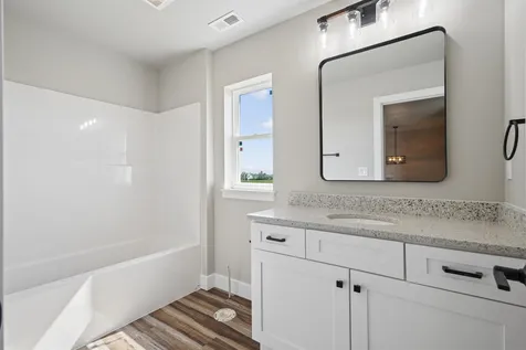 5761 Wall Street Waterloo IA 50701